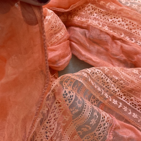 Vacation straw Pom Pom tote and scarf - Picture 5 of 8